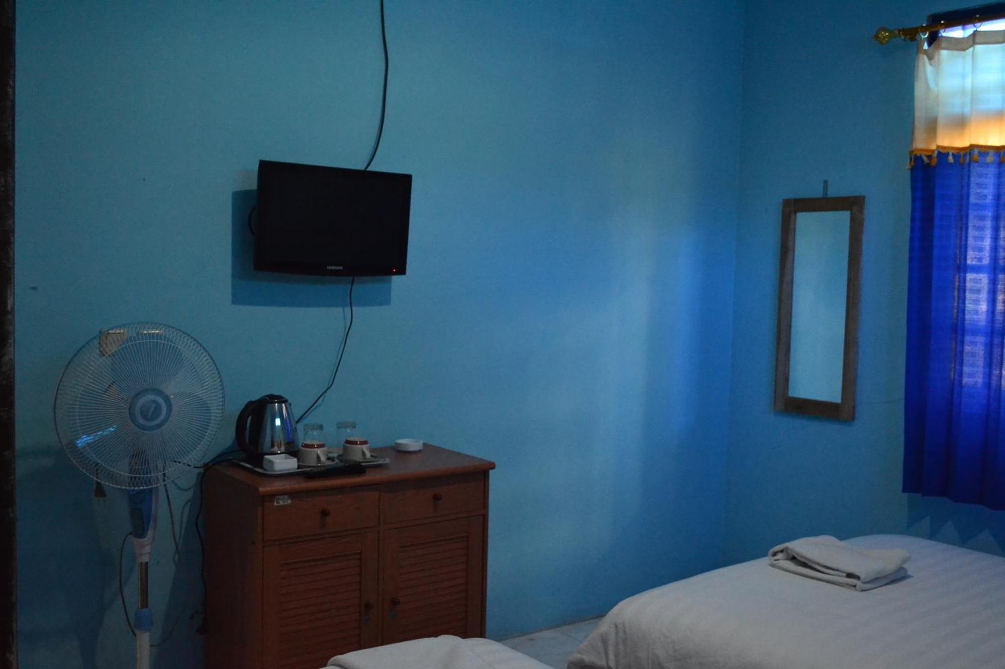 The New Orlinds Guest House Wonosari Room photo
